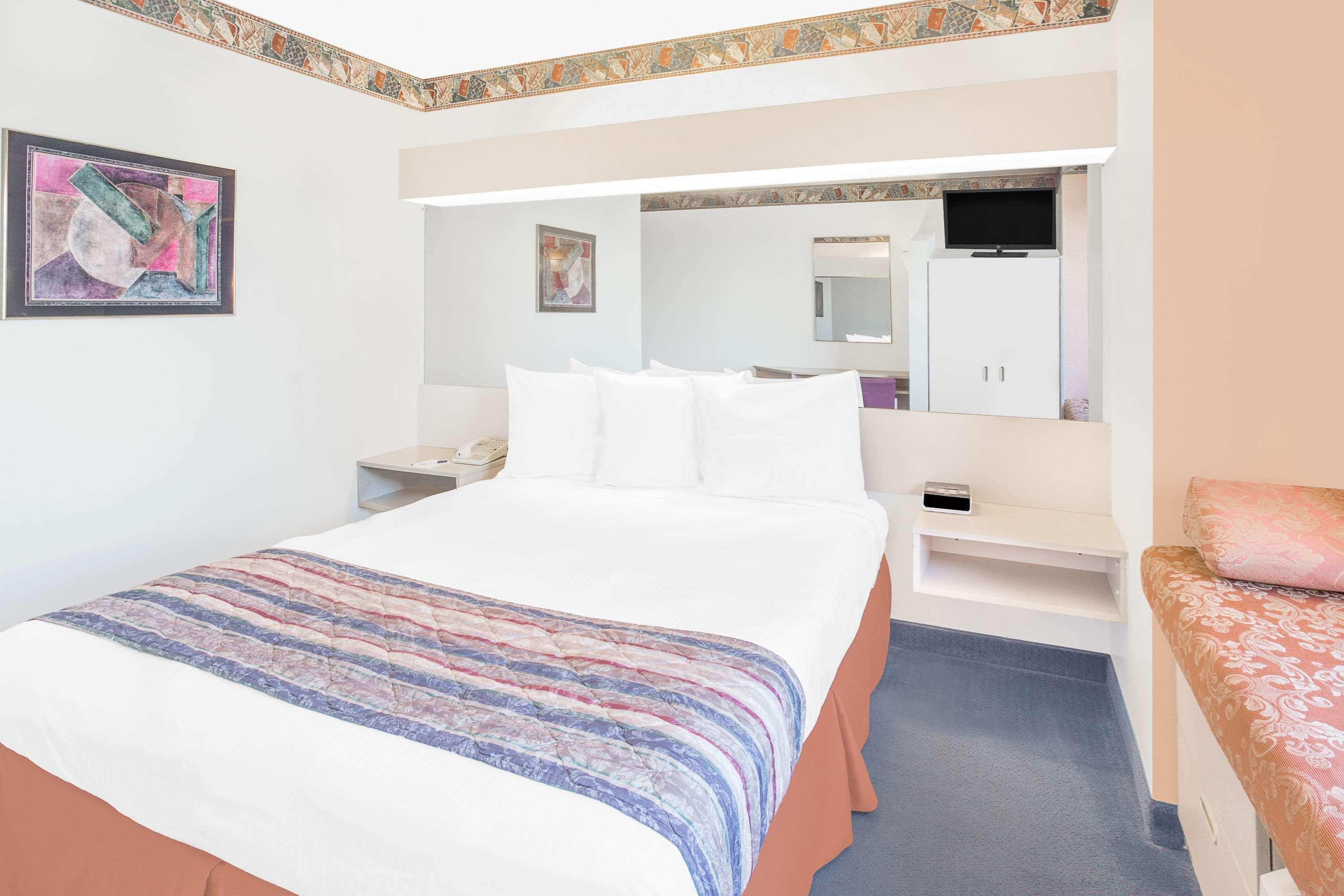 Microtel Inn & Suites By Wyndham Fond Du Lac Exterior foto